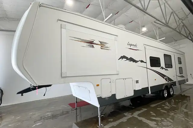 2008 Pilgrim International Legends 37QB4S – Pre-Owned 5th Wheel - Photo 5