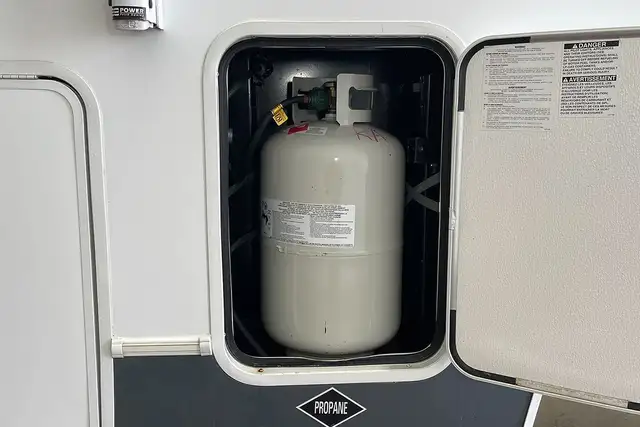 2008 Pilgrim International Legends 37QB4S – Pre-Owned 5th Wheel - Photo 7