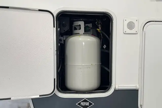 2008 Pilgrim International Legends 37QB4S – Pre-Owned 5th Wheel - Photo 8