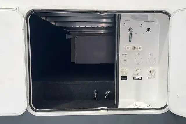 2008 Pilgrim International Legends 37QB4S – Pre-Owned 5th Wheel - Photo 11