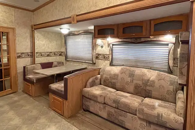 2008 Pilgrim International Legends 37QB4S – Pre-Owned 5th Wheel - Photo 12