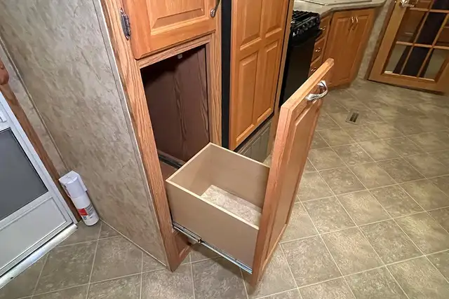 2008 Pilgrim International Legends 37QB4S – Pre-Owned 5th Wheel - Photo 17