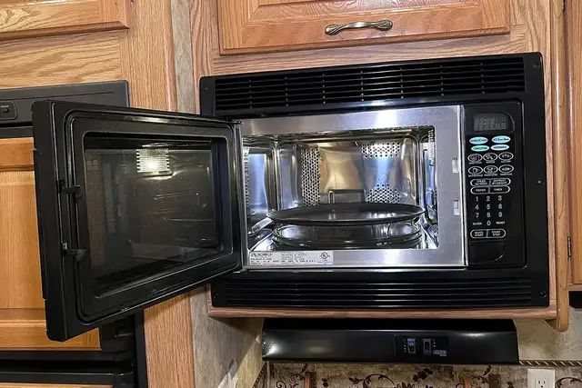 2008 Pilgrim International Legends 37QB4S – Pre-Owned 5th Wheel - Photo 20