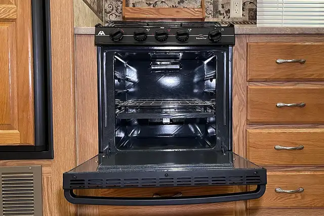 2008 Pilgrim International Legends 37QB4S – Pre-Owned 5th Wheel - Photo 22