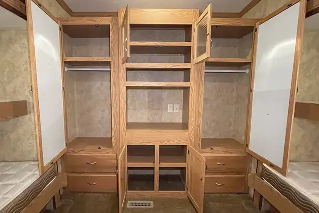 2008 Pilgrim International Legends 37QB4S – Pre-Owned 5th Wheel - Photo 27