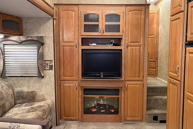 2008 Pilgrim International Legends 37QB4S – Pre-Owned 5th Wheel - Photo 28