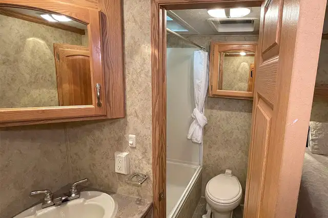 2008 Pilgrim International Legends 37QB4S – Pre-Owned 5th Wheel - Photo 31