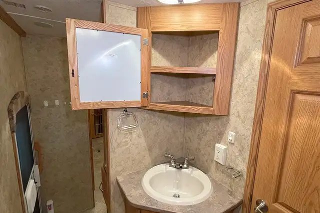 2008 Pilgrim International Legends 37QB4S – Pre-Owned 5th Wheel - Photo 32