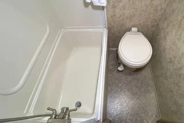 2008 Pilgrim International Legends 37QB4S – Pre-Owned 5th Wheel - Photo 34