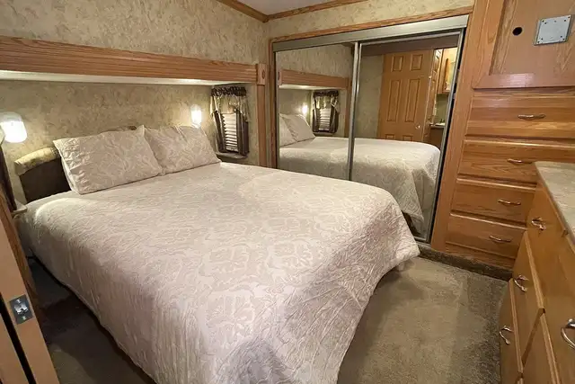 2008 Pilgrim International Legends 37QB4S – Pre-Owned 5th Wheel - Photo 36