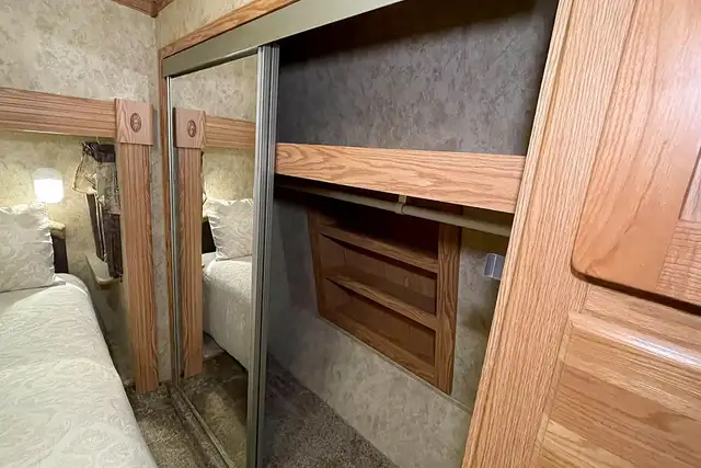 2008 Pilgrim International Legends 37QB4S – Pre-Owned 5th Wheel - Photo 39