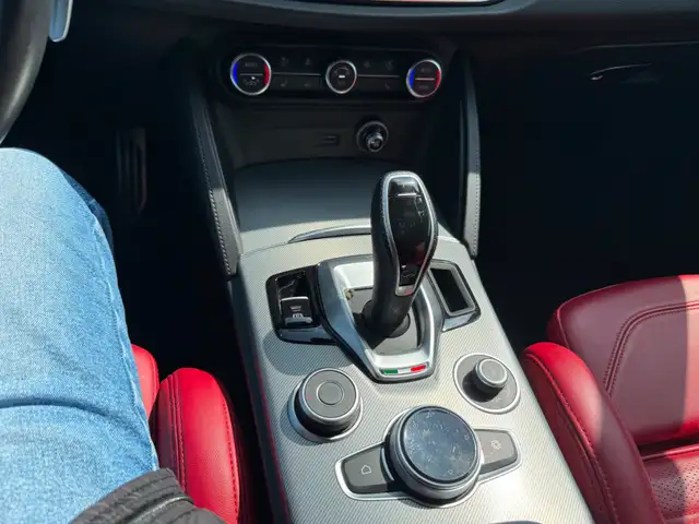 Alfa Romeo Stelvio Veloce 2022 - Photo 18