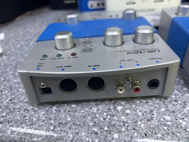 Tascam US-122 USB 2 Channel Audio Interfaces - Photo 4