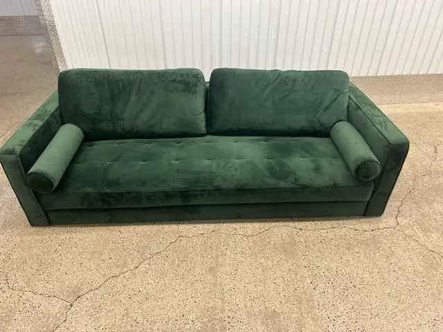 beautiful couch - Photo 3