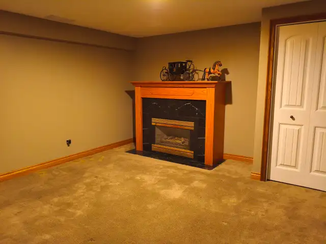 Basement room for rent - Photo 2