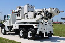2016 Freightliner M2 Altec HD35A-22 Digger Derrick - Photo 2