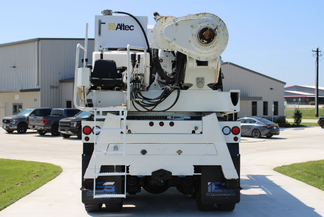 2016 Freightliner M2 Altec HD35A-22 Digger Derrick - Photo 3