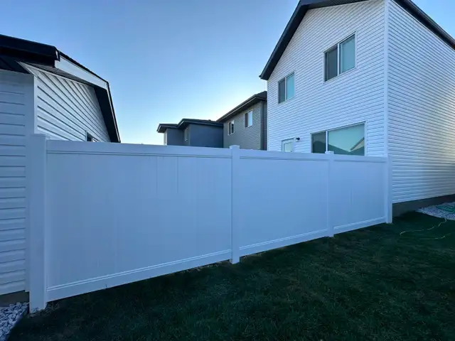 Premium Vinyl Fence - Photo 5