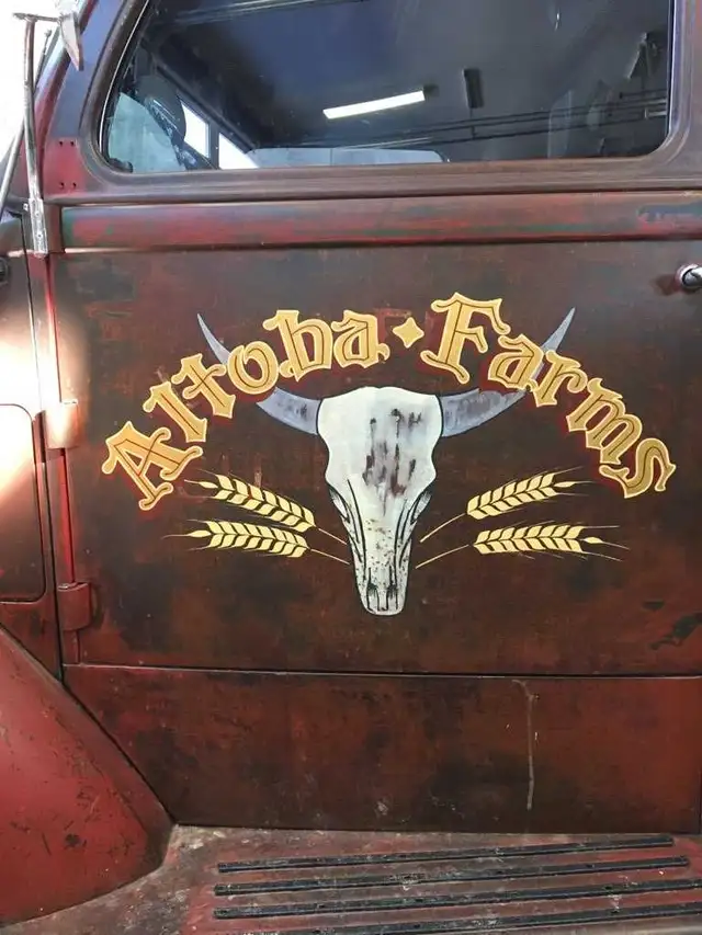 Custom old school lettering and pinstriping