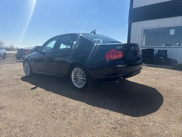 2011 BMW 3 Series 328i xDrive AWD - WARRANTY INC, LEATHER, ROOF, - Photo 3