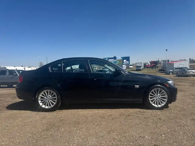 2011 BMW 3 Series 328i xDrive AWD - WARRANTY INC, LEATHER, ROOF, - Photo 6