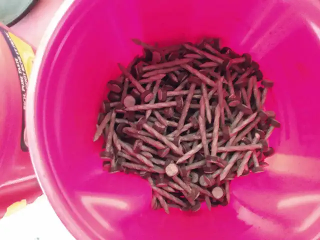 roofing nails - Photo 3