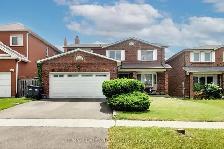 Mississauga Dixie Road/ Eglinton Ave 4 bedrooms detached house - Photo 2