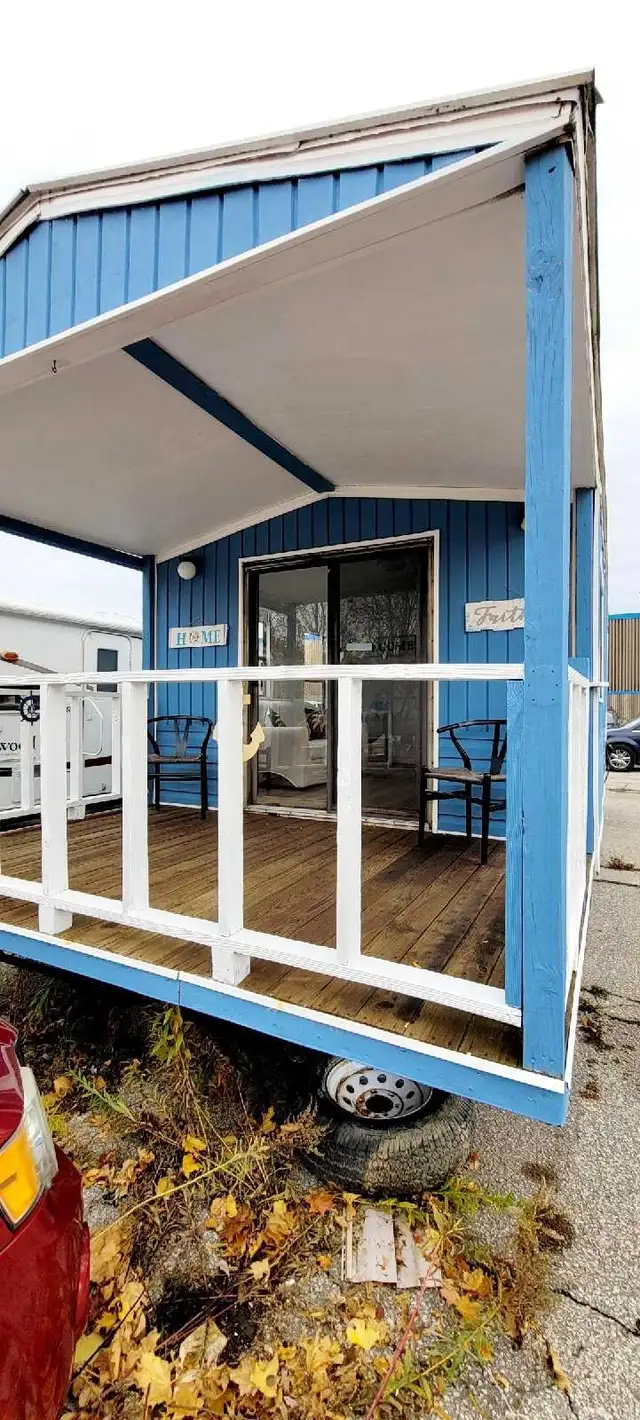 Mobile home park model ready to go Delivery available - Photo 2