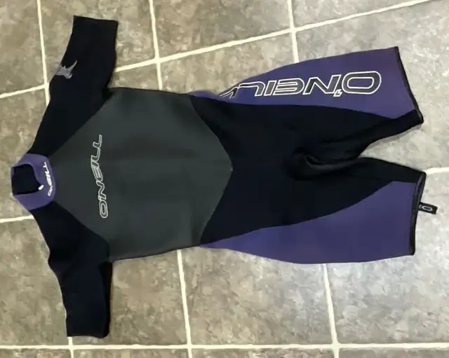 Boys Size L O’Neill shorty wet suit - Photo 2