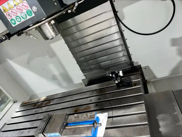 Centre d'usinage - Machining center - Photo 4