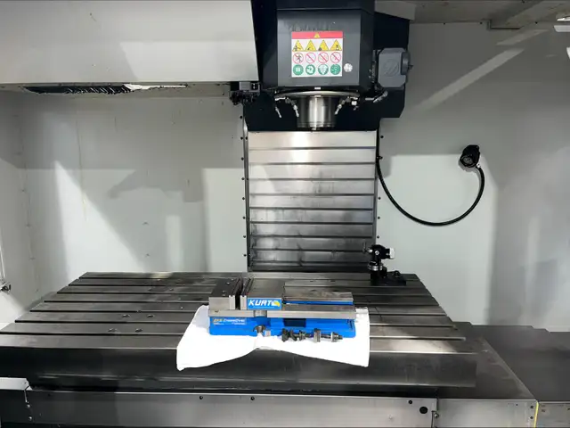 Centre d'usinage - Machining center - Photo 5