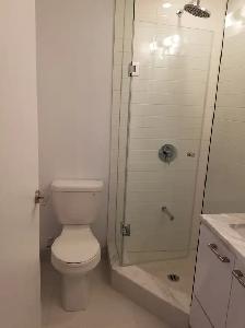 Yonge/Eglinton - Unfurnished 1-bedroom condo apartment for rent - Photo 9