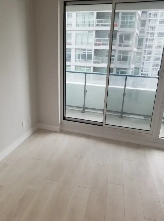 Yonge/Eglinton - Unfurnished 1-bedroom condo apartment for rent - Photo 10