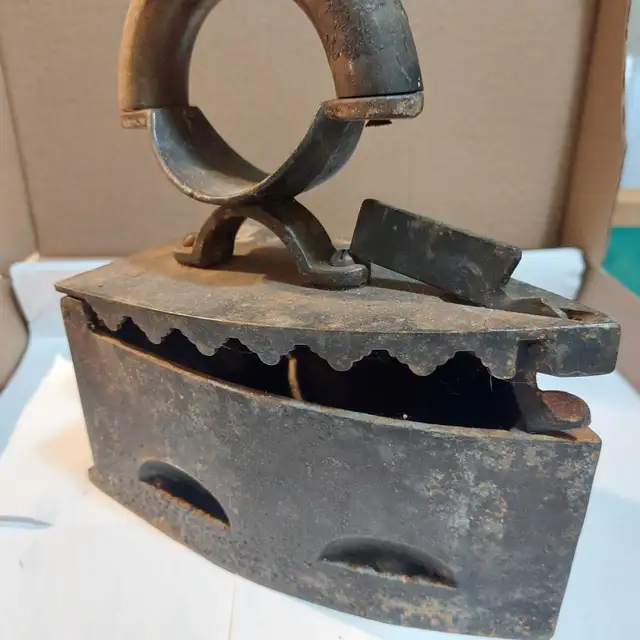 Charcoal Iron - Photo 6