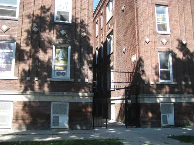 480 LANGSIDE - 1 BR - Available June 1st