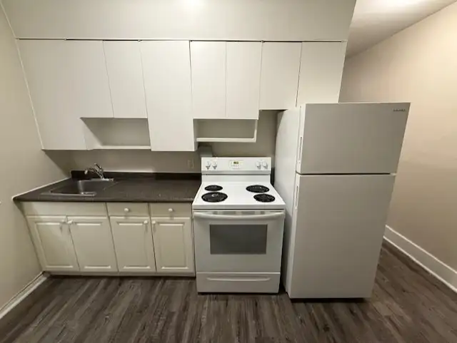 480 LANGSIDE - 1 BR - Available June 1st - Photo 2