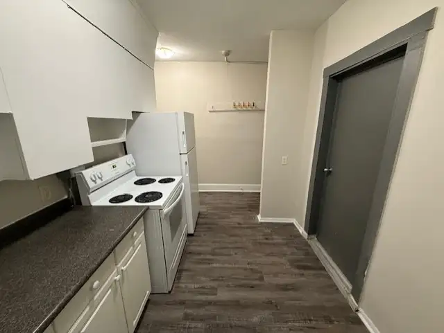 480 LANGSIDE - 1 BR - Available June 1st - Photo 4