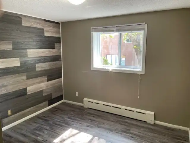 506 Balmoral - 1 BR available NOW! - Photo 9