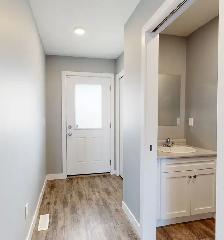 #6271 - 3 Bedroom/2.5 Bath Townhouse W/Garage in Clairmont $2150 - Photo 2