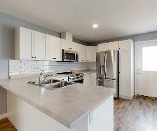 #6271 - 3 Bedroom/2.5 Bath Townhouse W/Garage in Clairmont $2150 - Photo 6