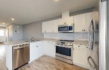 #6271 - 3 Bedroom/2.5 Bath Townhouse W/Garage in Clairmont $2150 - Photo 8