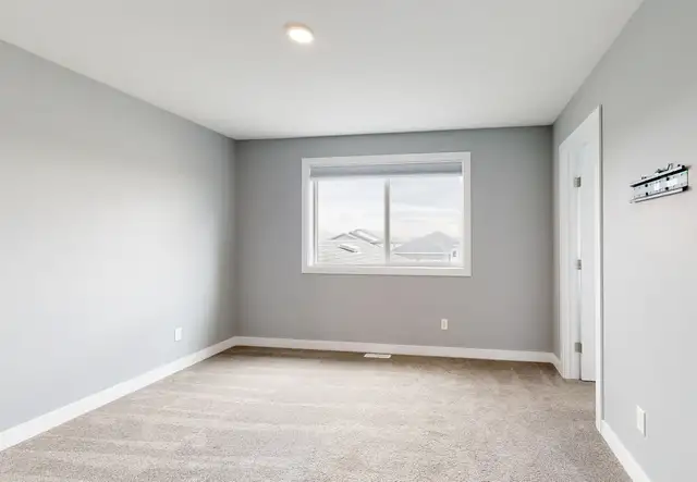 #6271 - 3 Bedroom/2.5 Bath Townhouse W/Garage in Clairmont $2150 - Photo 12