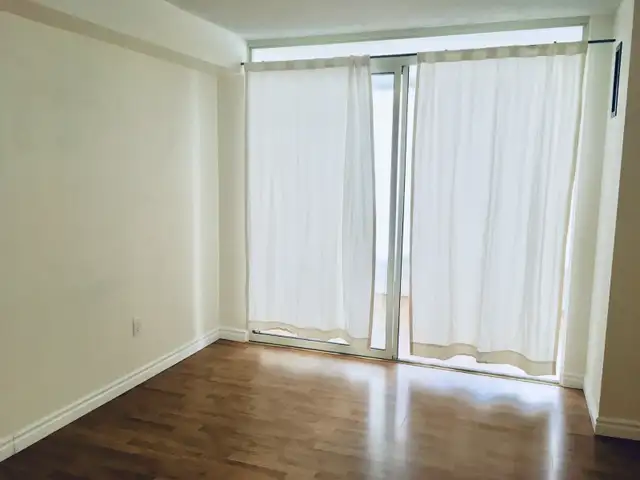LARGE ALL-INCLUSIVE SUITE AVAILABLE NOW, MISSISSAUGA CITY CENTRE - Photo 17