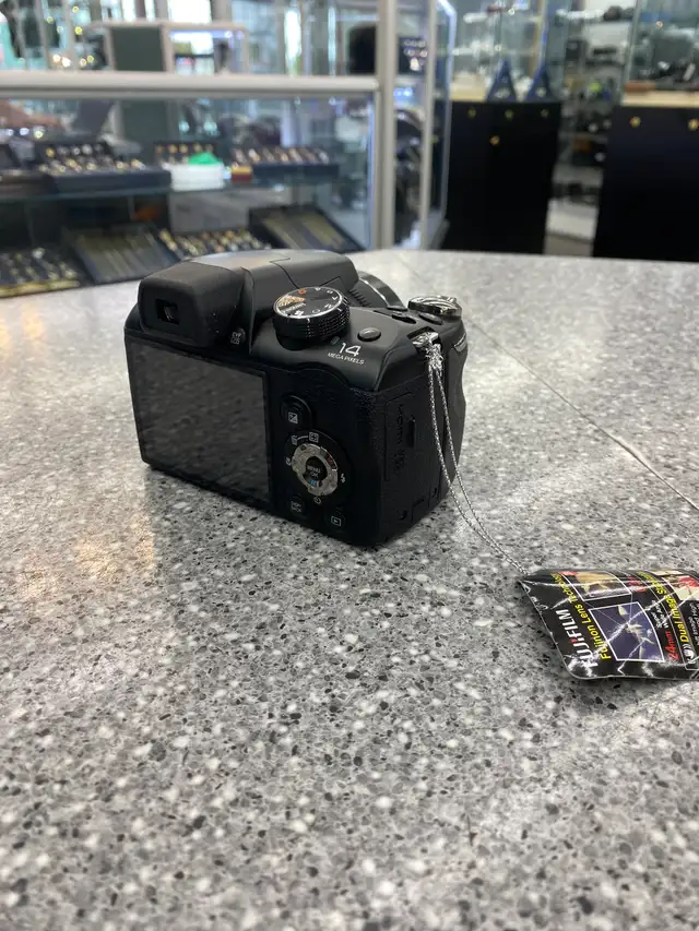 Fujifilm Finepix S4400 Digital Camera - Photo 2