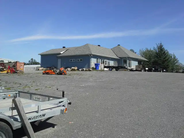 Emplacement commercial à vendre –  Commercial location for sale - Photo 2