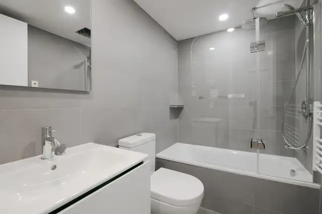 Westmount Estates, 3 bedroom, exceptional views - ID 2553 - Photo 13