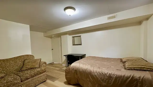 Furnished large bright room Single male $890 m all utilities - Photo 2