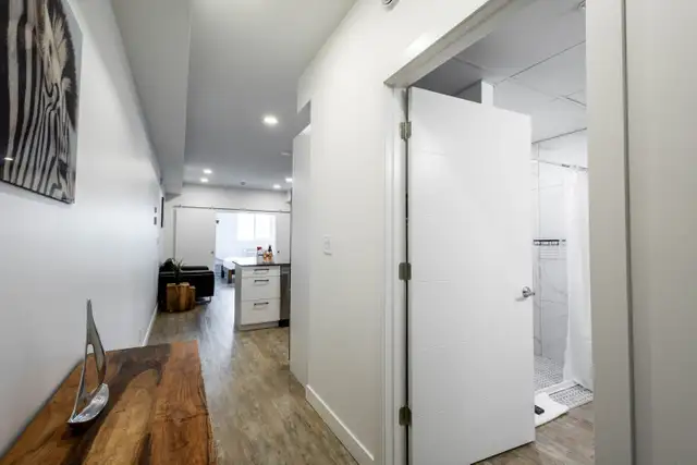 Furnished 1BR in Regina | Flexible Lease | Utilities Included - Photo 8