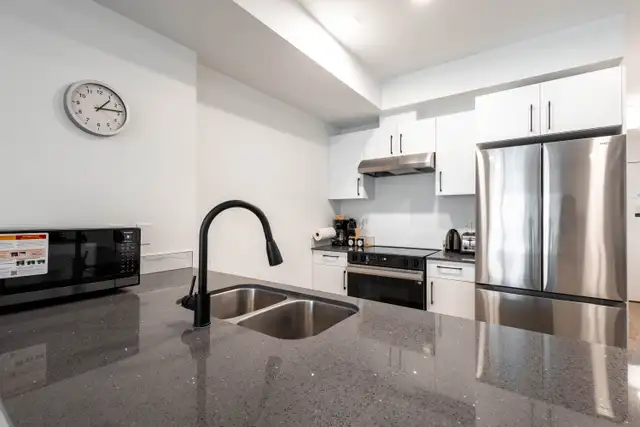 Furnished 1BR in Regina | Flexible Lease | Utilities Included - Photo 9
