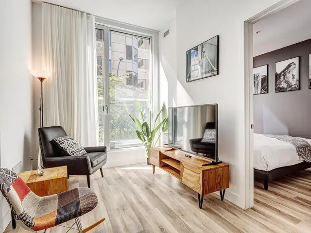 Luxury 1BR in Montreal | All inclusive | Shor-Term Rental - Photo 2